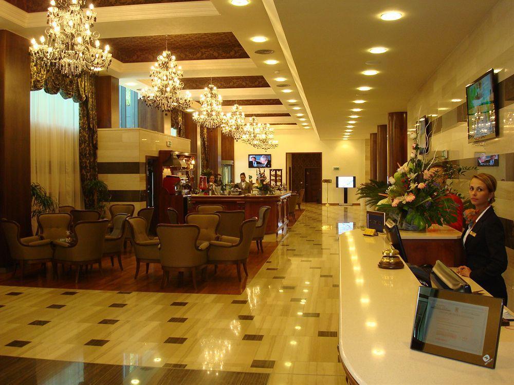 Metropolis 5*